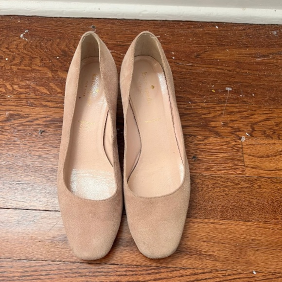 Kate Spade Beige Dolores Too Suede Stacked Gold Heels Size 8 - Picture 6 of 9